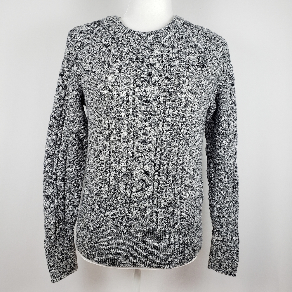 GAP Crew Neck Cable Knit Sweater in Marble